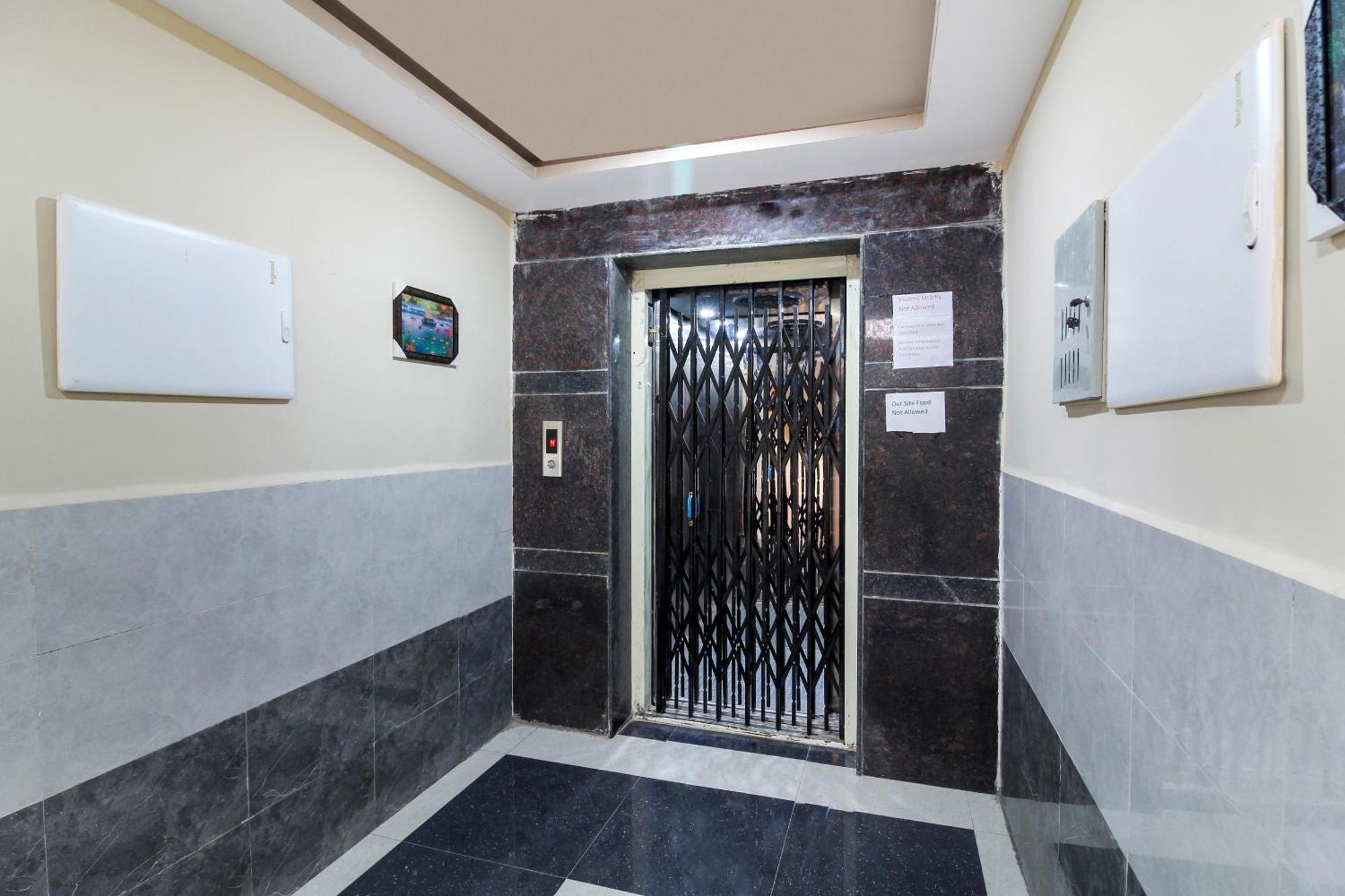 Super Hotel O New Cyber Grand Madhapur Kondapur  Exteriér fotografie
