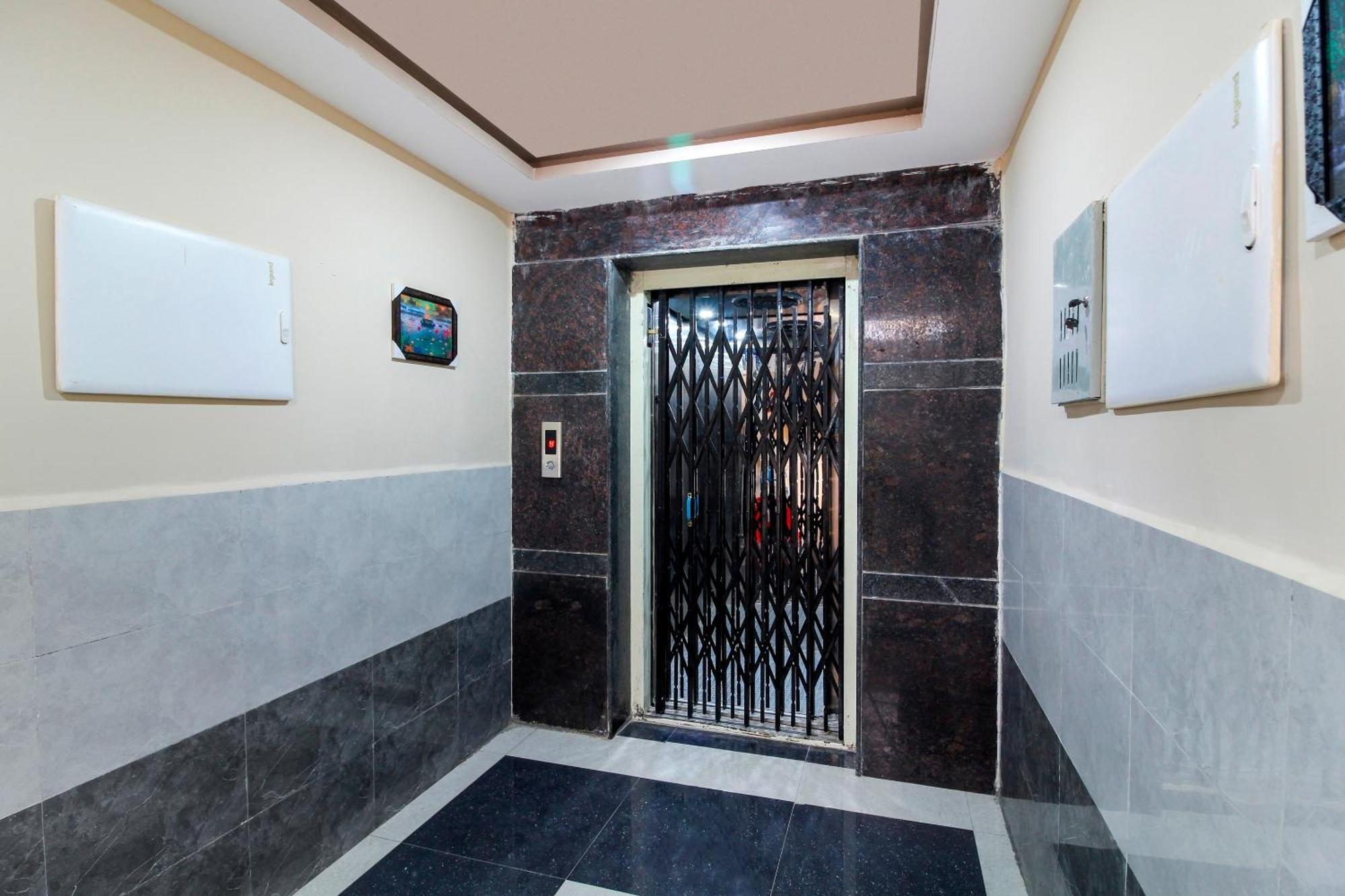 Super Hotel O New Cyber Grand Madhapur Kondapur  Exteriér fotografie
